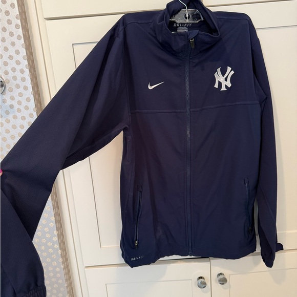 Nike New York Yankees Men's Dark Blue Windbreaker - Picture 3 of 6